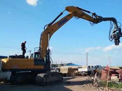 مطرقة دق الخوازيق المثبتة على بوكلين CAT345 لدق الخوازيق الخرسانية 8م